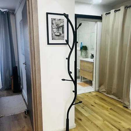 Cosy Et Lumineux Avec Parking Gratuit Apartman