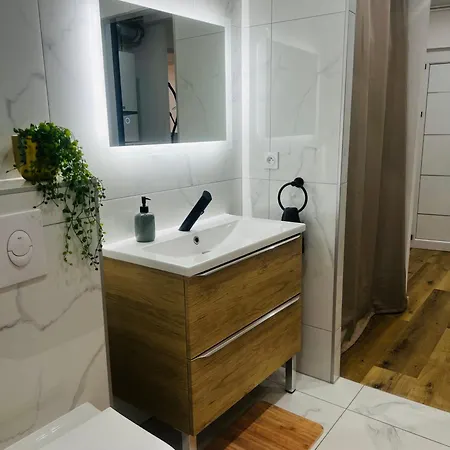 Apartman Cosy Et Lumineux Avec Parking Gratuit